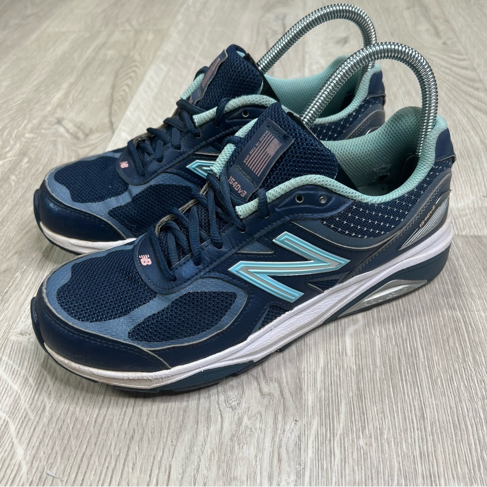 New Balance Womens 1540v3  Sneakers Size 8.5 US B W1540NI3 running shoe blue